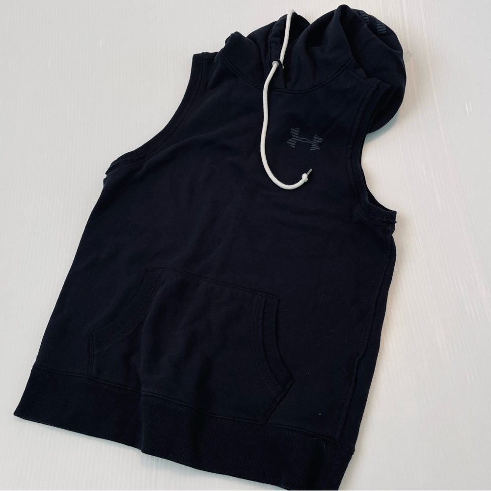 Under Armour sleeveless hooded sweatshirt black size small
